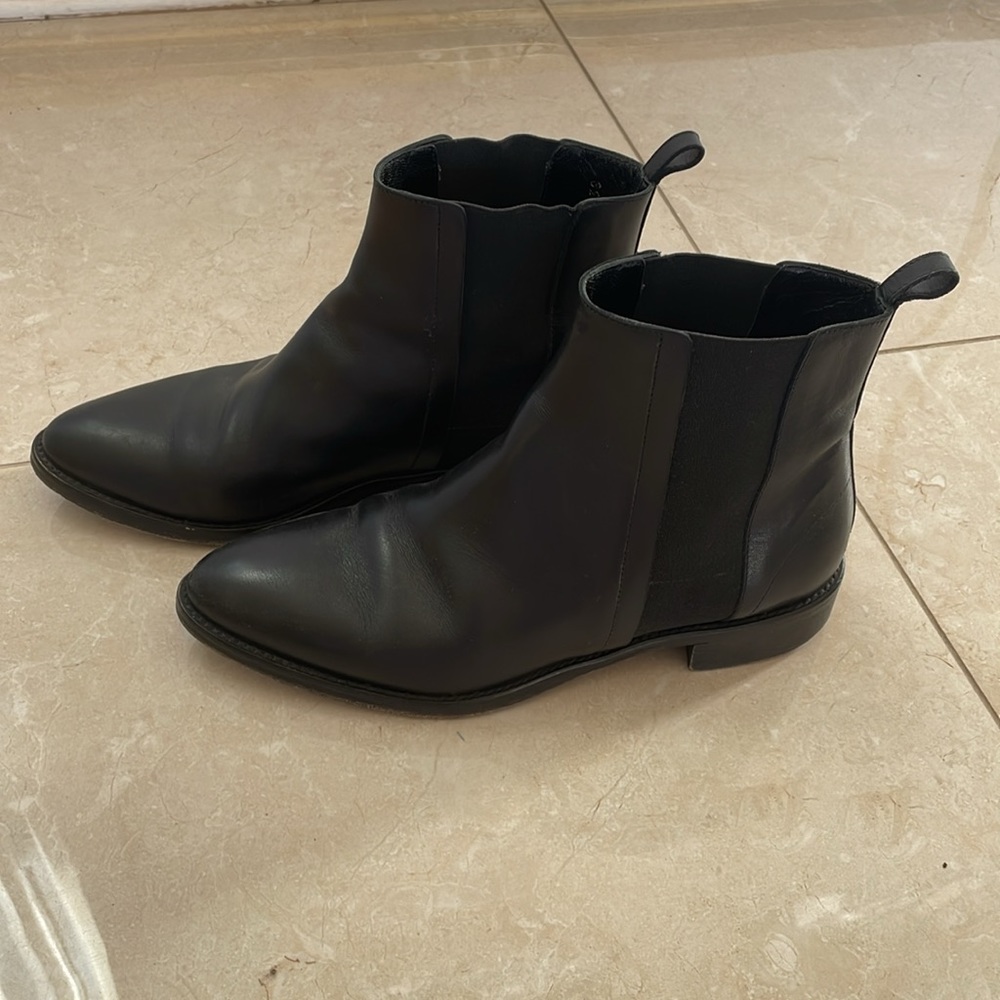 Nautica Premium Leather Chelsea Boots